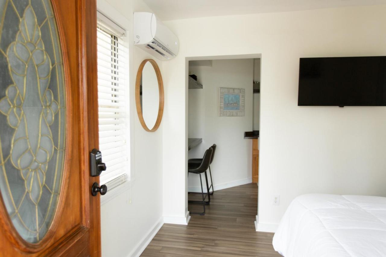 Cozy Studio - Blocks From The Ocean! Jacksonville Beach Exterior photo